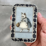 Notions tin with optional dividers